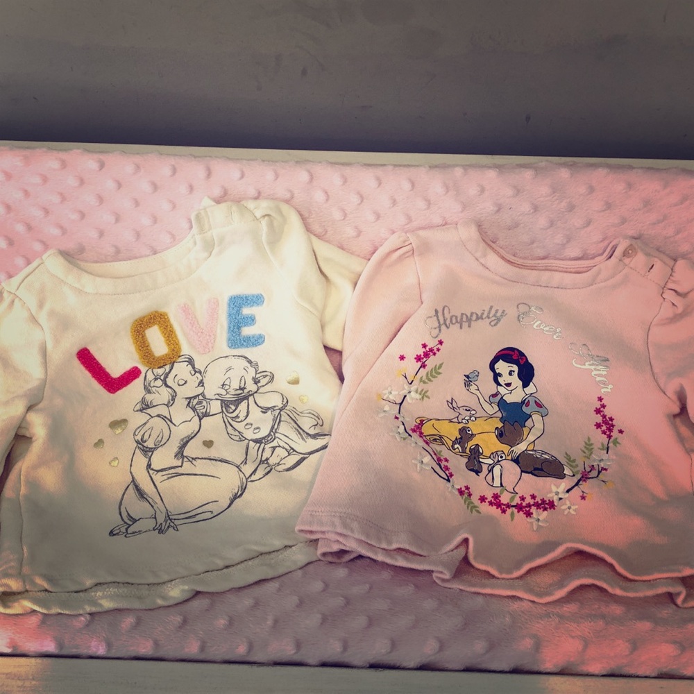 2 Long sleeve sweatshirts with Snow White 18-24m